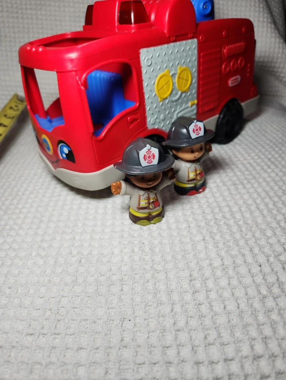 Little People Fisher-Price Red Fire Truck with Two Firefighter Figures